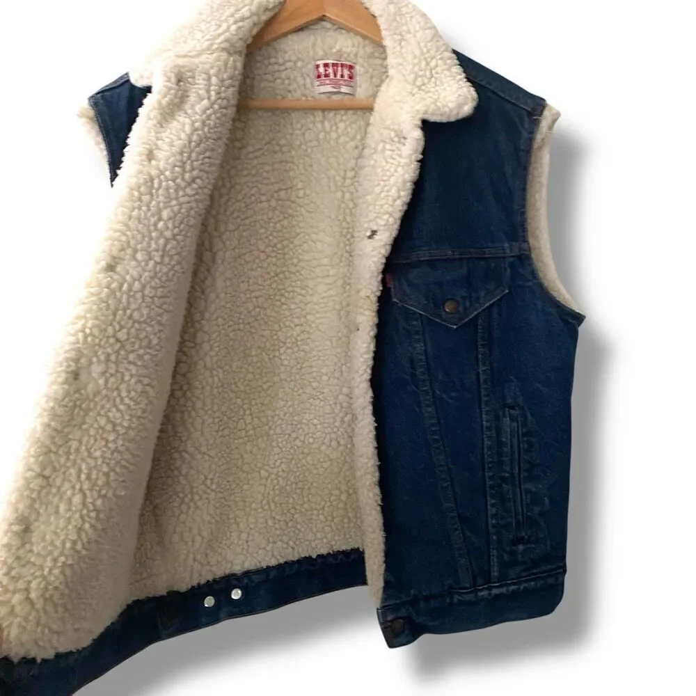 Vintage 1980s Levis Trucker Jean Blue Denim Sherpa Lined Vest Made In USA 40R
